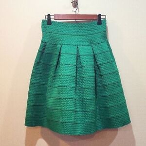 Gorgeous Green skirt shaped Med/Large stretchy and holds its shape EUC